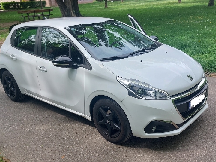 Peugeot 208 1,2 GT look 