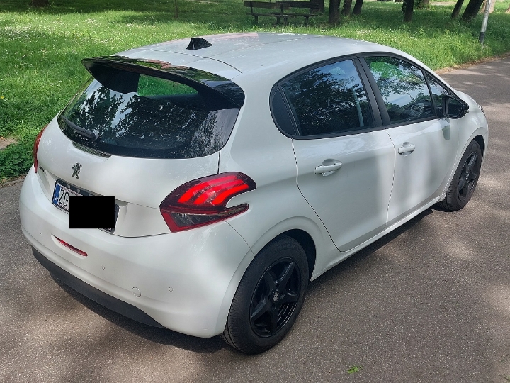 Peugeot 208 1,2 GT look 