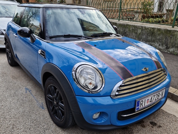 Mini Cooper 90 kw benzin reg. 07/26