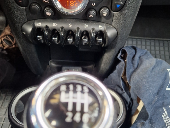 Mini Cooper 90 kW, benzin, reg. do 7/26