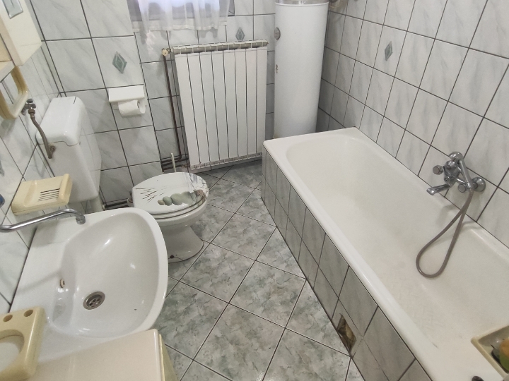 Useljiva goranska kuća u okolici Fužina