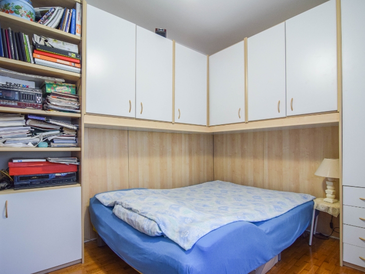 Pazin – lijepa kuća s 2 stana, bazenom i velikim dvorištem