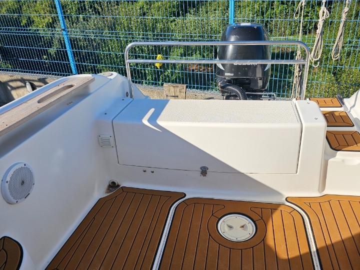 Sessa Ocean 610 motor Suzuki 115