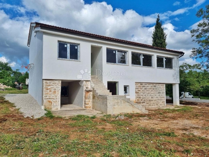 Prilika - odlična kuća u rohbau fazi 