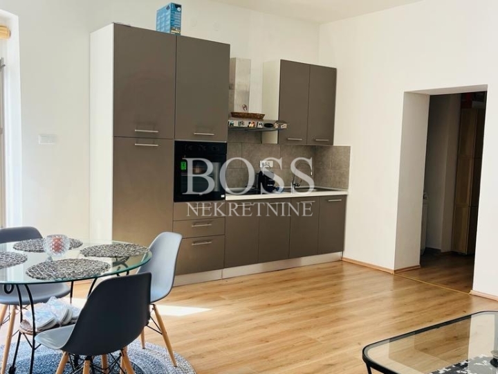 Centar, 2S+DB, 70 m2, 800 € s režijama
