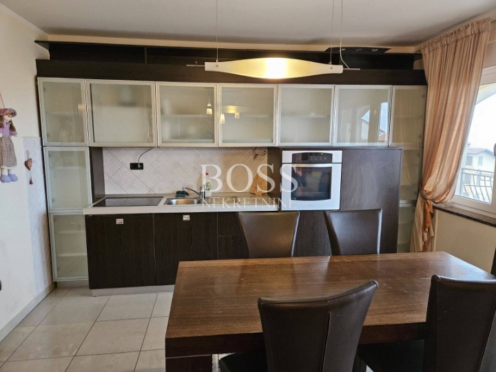 Donja Drenova, 110 m2, 3S+DB, garaža, 1.000 € + režije