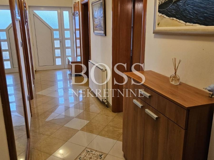 Donja Drenova, 110 m2, 3S+DB, garaža, 1.000 € + režije