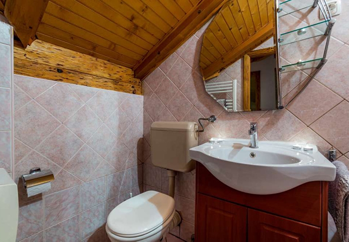Opremljena kuća, Lič, 120 m2