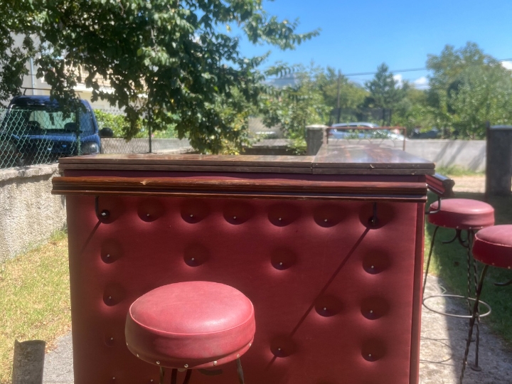 Šank za dnevni, konobu, terasu i sl.
