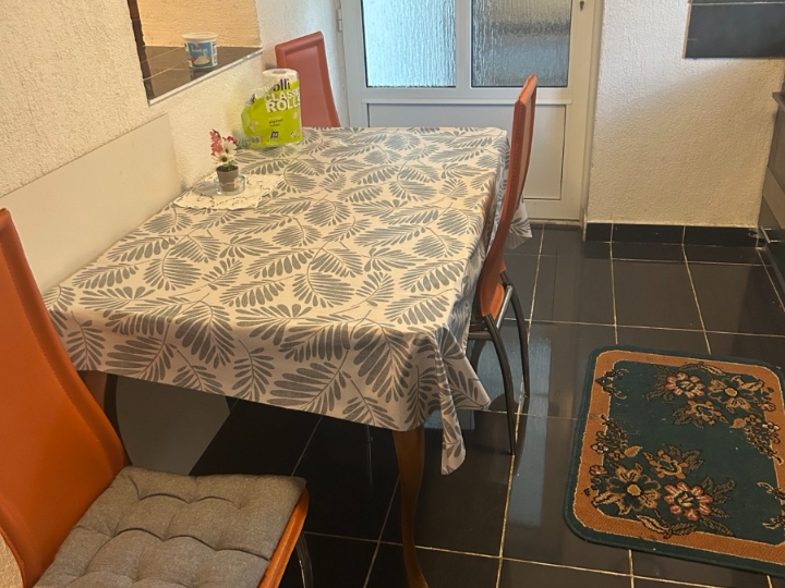 Iznajmljujem uredan stan