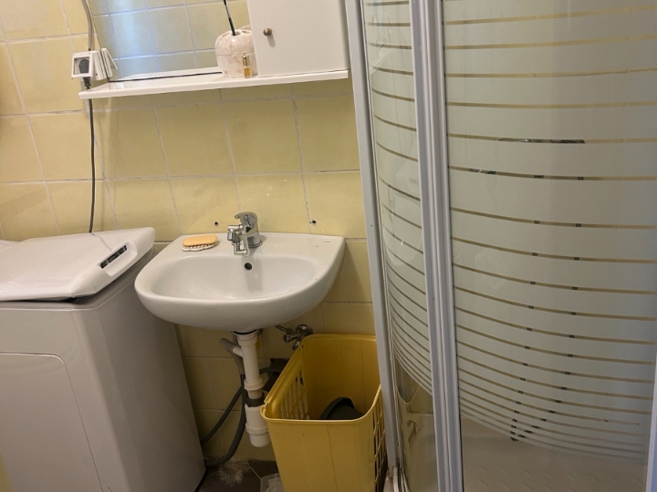 Iznajmljujem uredan stan