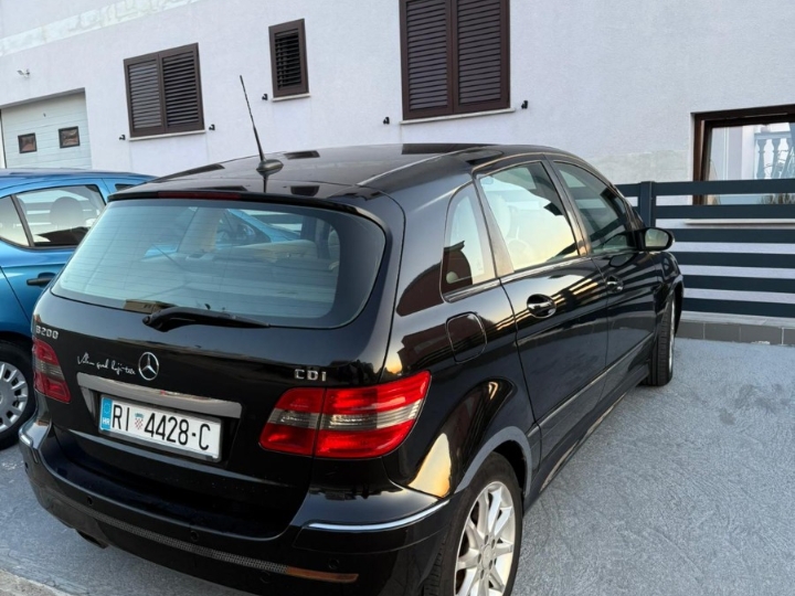 Prodajem Mercedes B 200 CDI