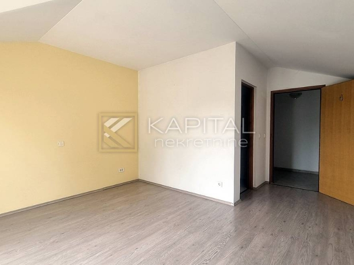 Matulji, poslovno-stambena zgrada, 780 m2