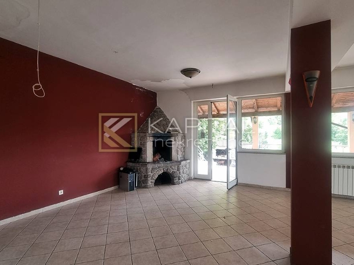 Matulji, poslovno-stambena zgrada, 780 m2