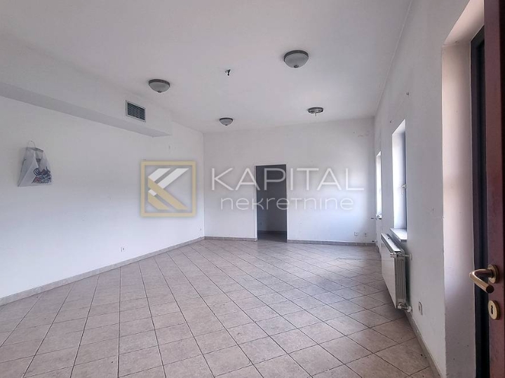 Matulji, poslovno-stambena zgrada, 780 m2