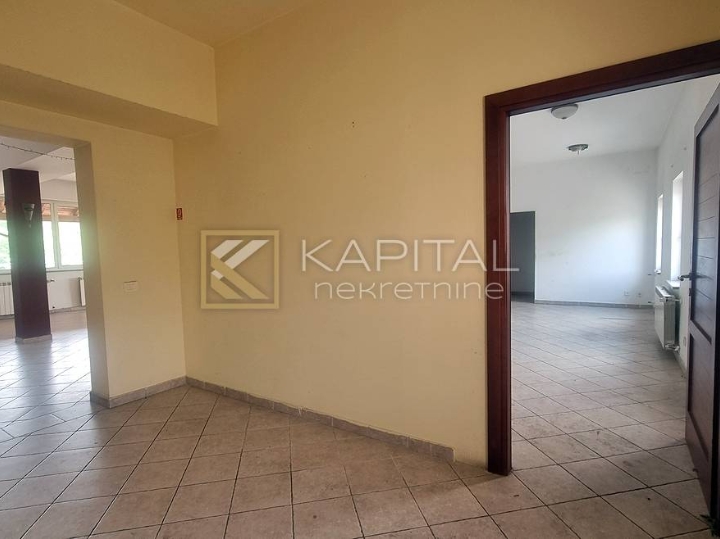 Matulji, poslovno-stambena zgrada, 780 m2