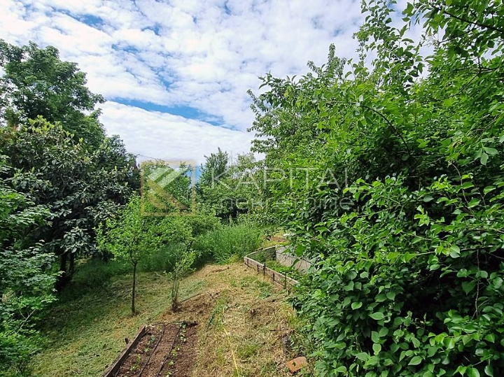 Rijeka, teren 1600m2 za dvojnu ili 2 samostojeće