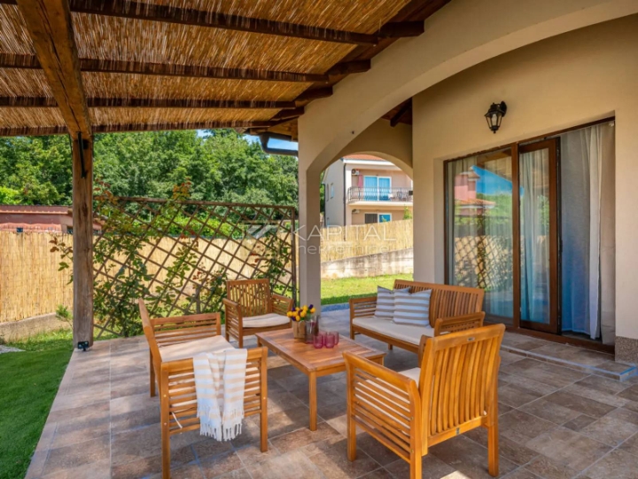 Kastav, nova samostojeća kuća, bazen