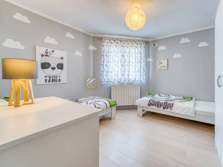 Kastav, nova samostojeća kuća, bazen