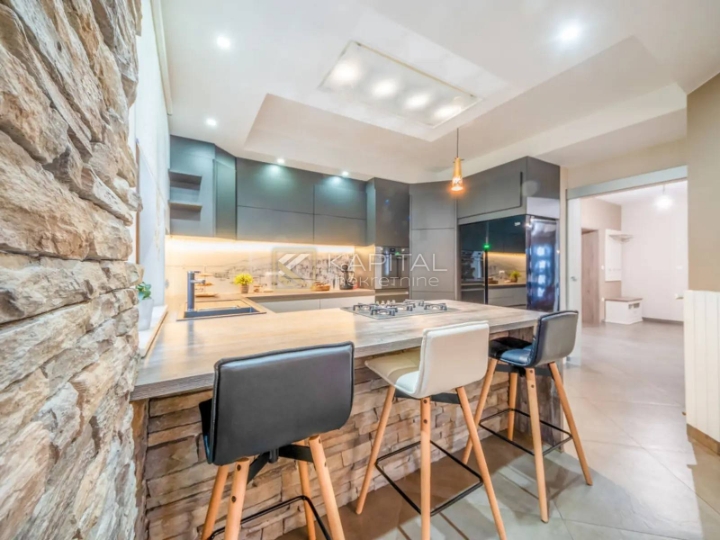 Kastav, nova samostojeća kuća, bazen