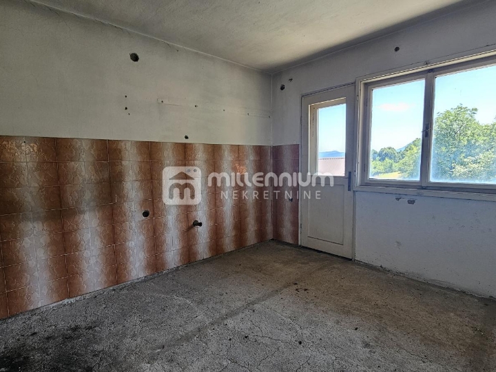 Gorski Kotar, Vrbovsko, 162 m2, velika okućnica