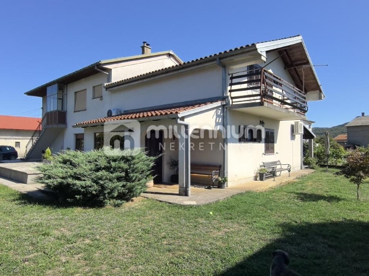 Grobnik, Dražice, 298 m2, samostojeća kuća s 3 stana