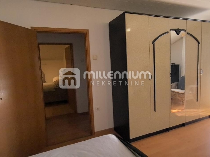 Grobnik, Dražice, 298 m2, samostojeća kuća s 3 stana