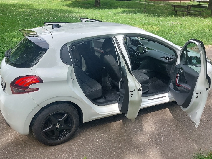 Peugeot 208 GT Look 2018