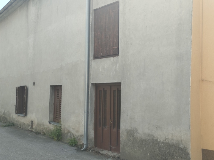 Klana, kuća, pomoćna zgrada i garaža