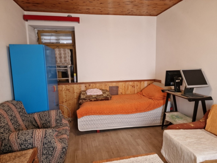 Klana, kuća, pomoćna zgrada i garaža