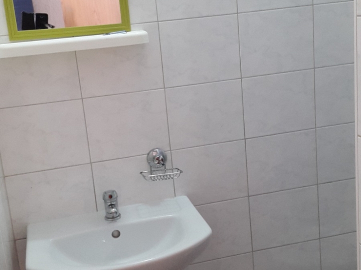 Iznajmljujem garsonijeru