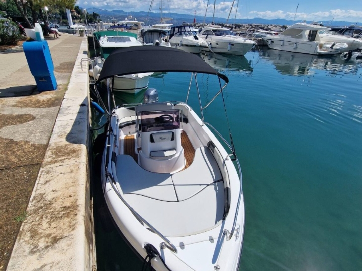 Ranieri Voyager 17