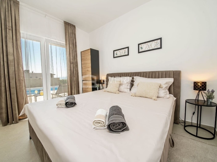Novalja, Jakišnica, Kuća s bazenom, 160m2