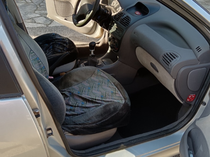 Peugeot 206 prvi vlasnik