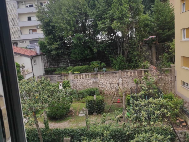 Iznajmljujem stan studentima