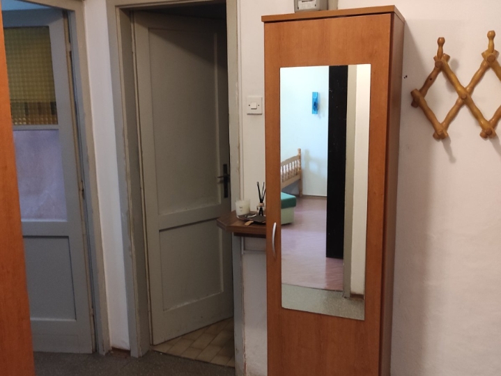 Iznajmljujem stan studentima
