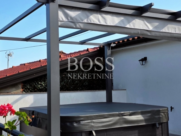 Brseč, dvojna kuća 130m2