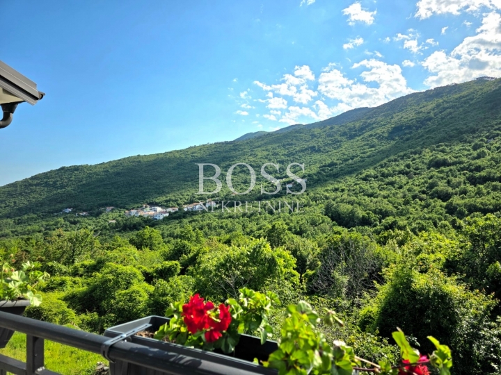 Brseč, dvojna kuća 130m2
