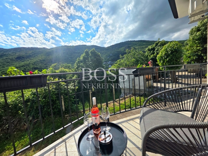 Brseč, dvojna kuća 130m2