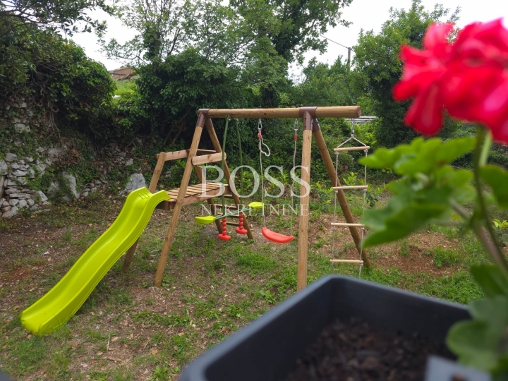 Brseč, dvojna kuća 130m2