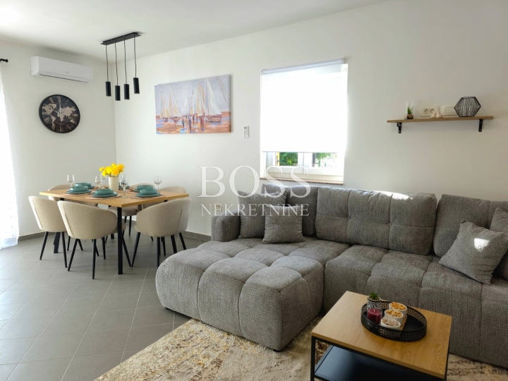 Brseč, dvojna kuća 130m2