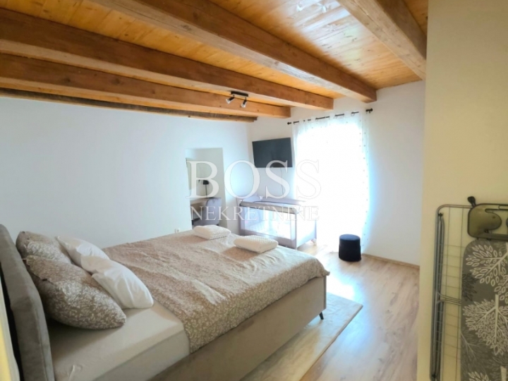 Brseč, dvojna kuća 130m2