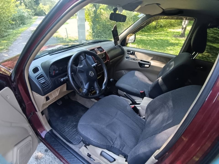 Nisan Terrano