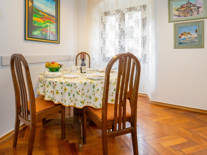 Rijeka, namješteni stan 64 m2