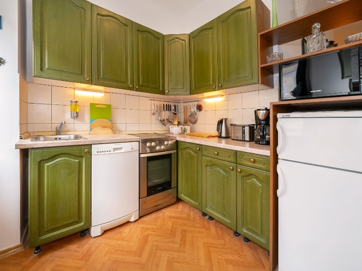 Rijeka, namješteni stan 64 m2