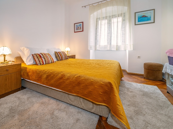 Rijeka, namješteni stan 64 m2