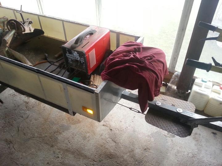 Motokultivator dizel s priključcima