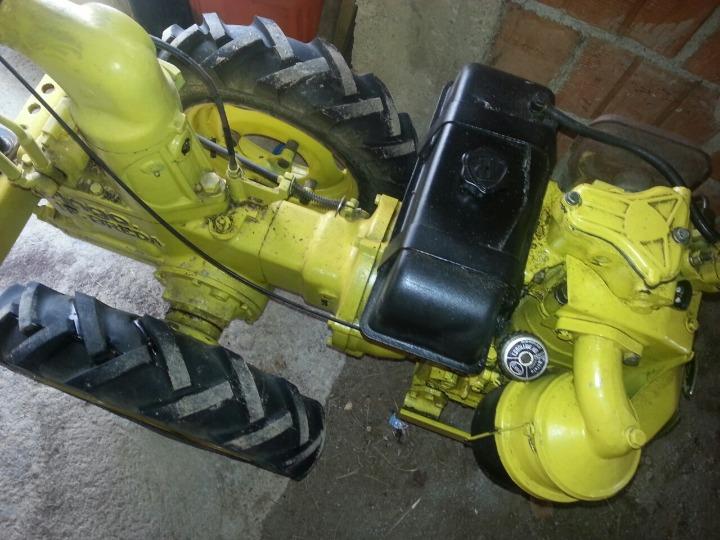 Motokultivator dizel s priključcima