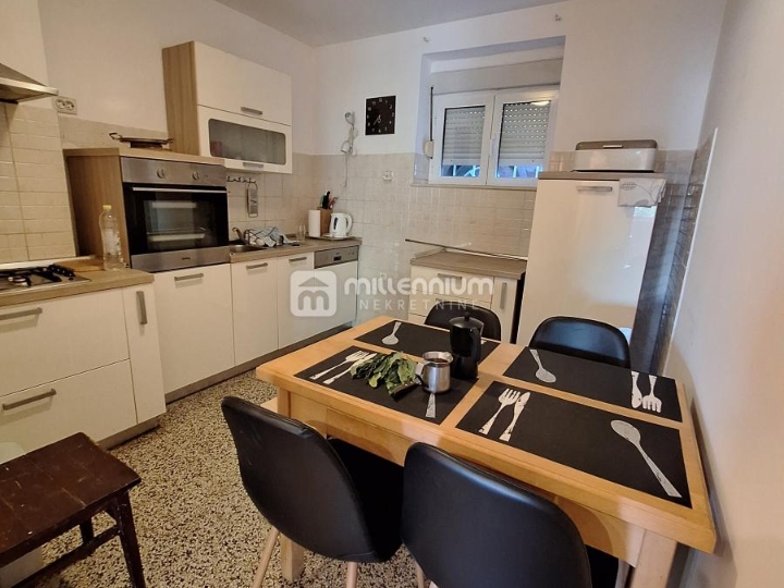 Crikvenica, 3-sobni stan, terasa, vrt