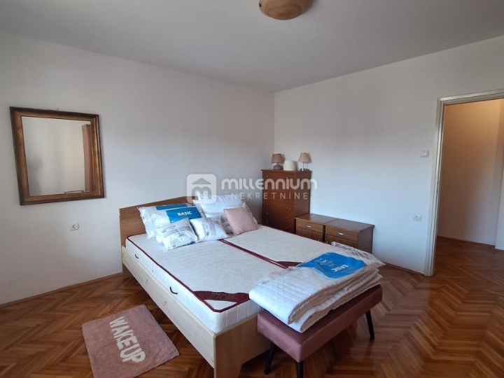 Crikvenica, 3-sobni stan, terasa, vrt